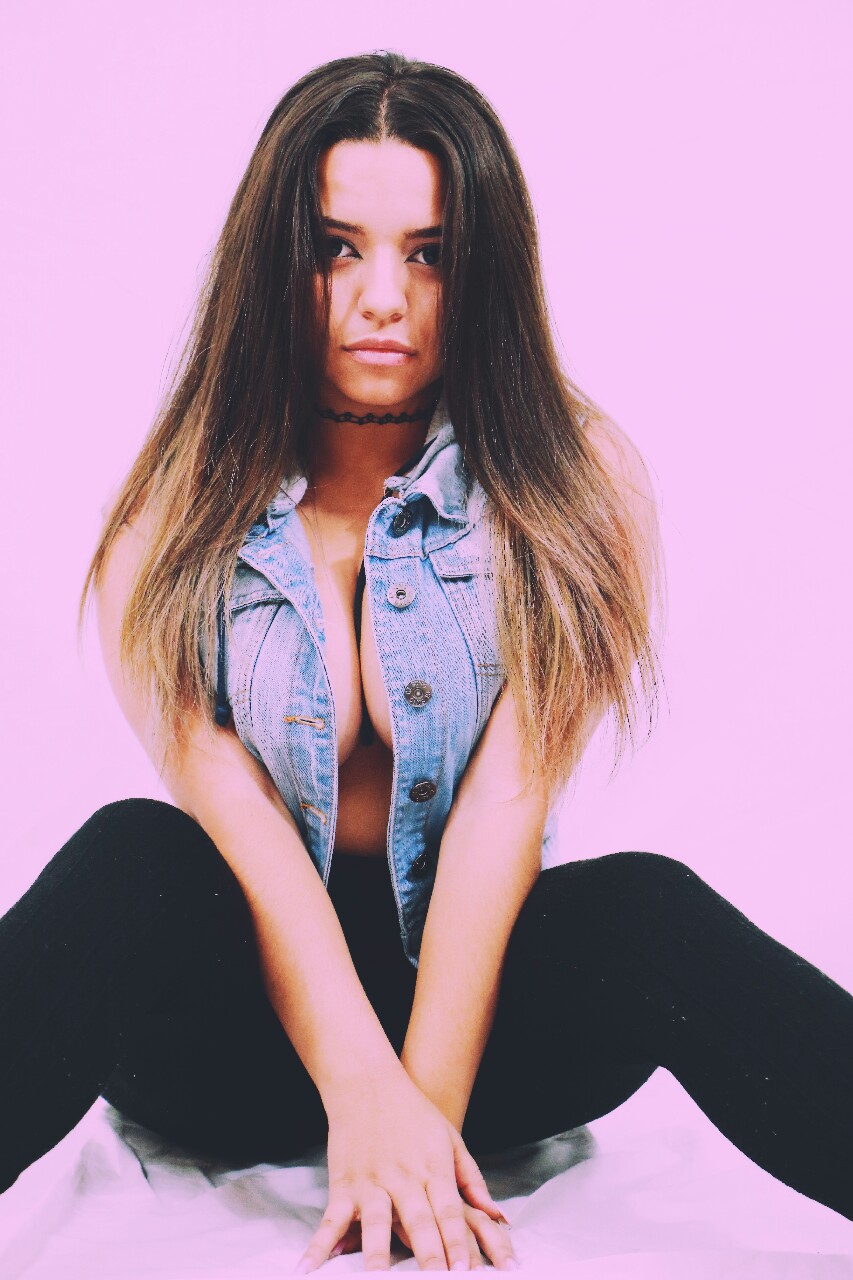 Latina teen — 18